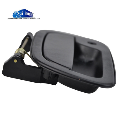 Taille standard Poignée extérieure de la porte d'entrée gauche pour les pièces de carrosserie de camions Foton 1B18061500036
