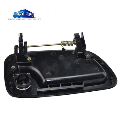 Taille standard Poignée extérieure de la porte d'entrée gauche pour les pièces de carrosserie de camions Foton 1B18061500036